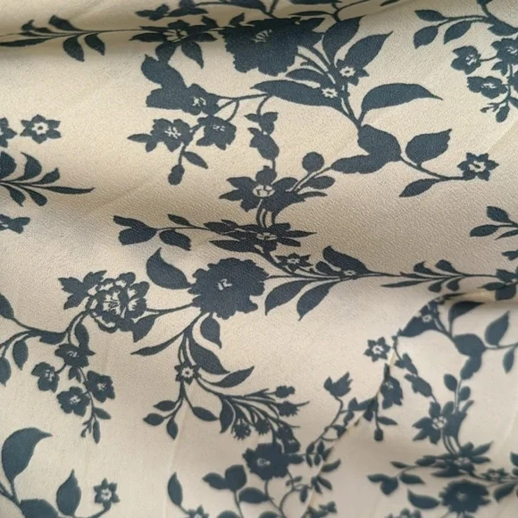 LOFT Light Yellow and Blue Floral Pleated Dress in XS/S - Picture 11 of 11